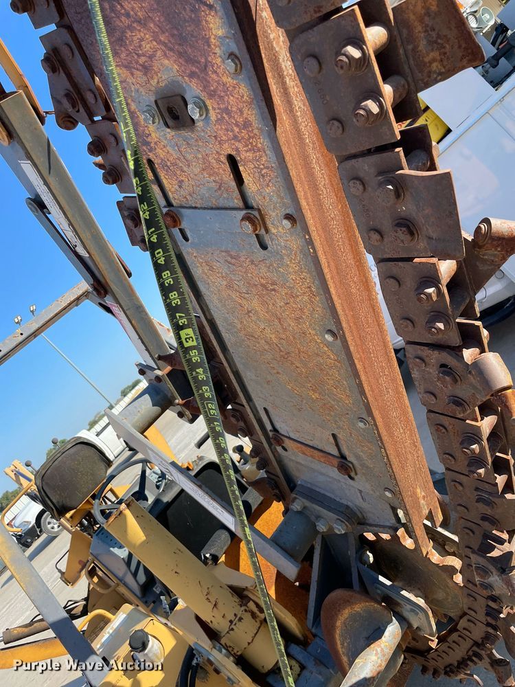 image for item NY9910 1999 Case 560  trencher