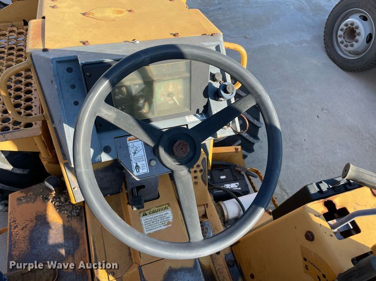 image for item NY9910 1999 Case 560  trencher