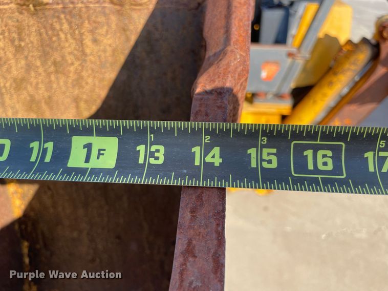 image for item NY9914 1988 John Deere 410C  backhoe