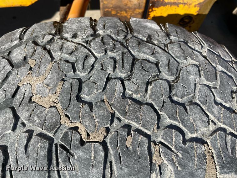 image for item NY9914 1988 John Deere 410C  backhoe