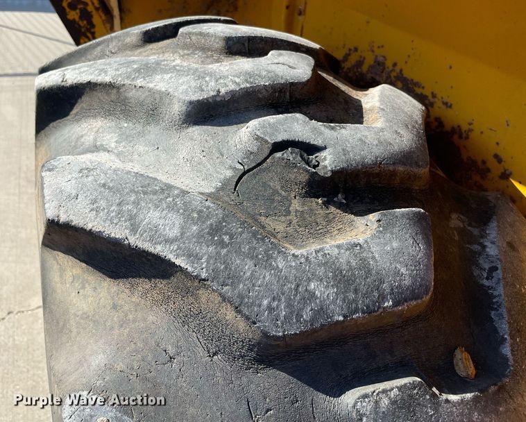 image for item NY9914 1988 John Deere 410C  backhoe