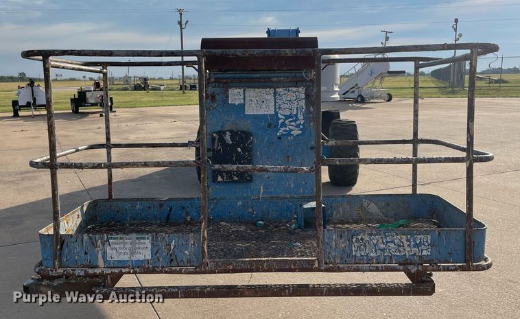 image for item NY9924 2000 Genie S-60  boom lift