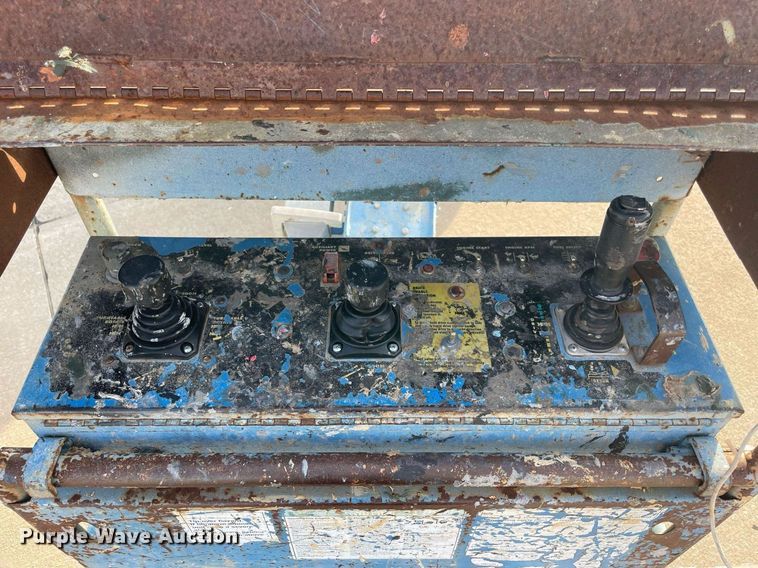 image for item NY9924 2000 Genie S-60  boom lift