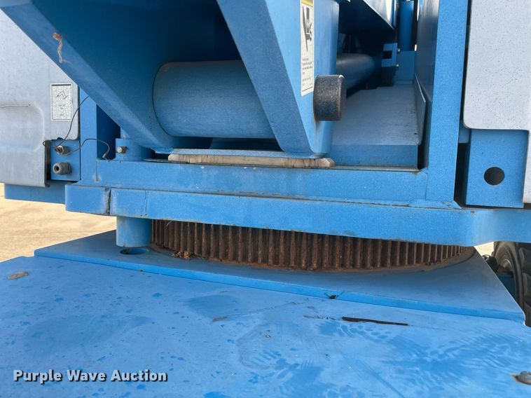 image for item NY9924 2000 Genie S-60  boom lift