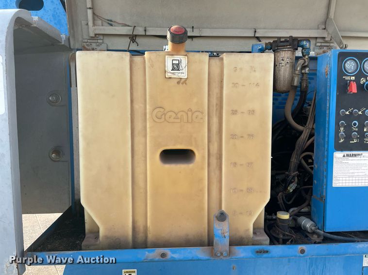 image for item NY9924 2000 Genie S-60  boom lift