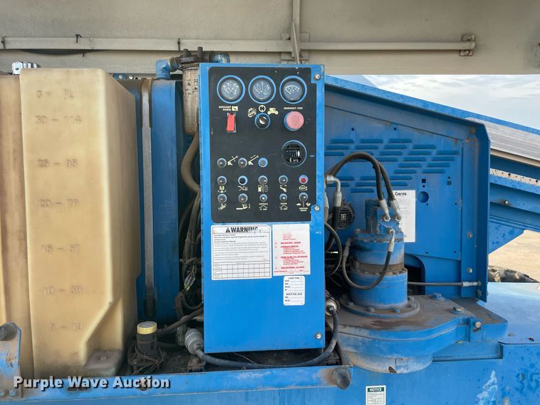 image for item NY9924 2000 Genie S-60  boom lift
