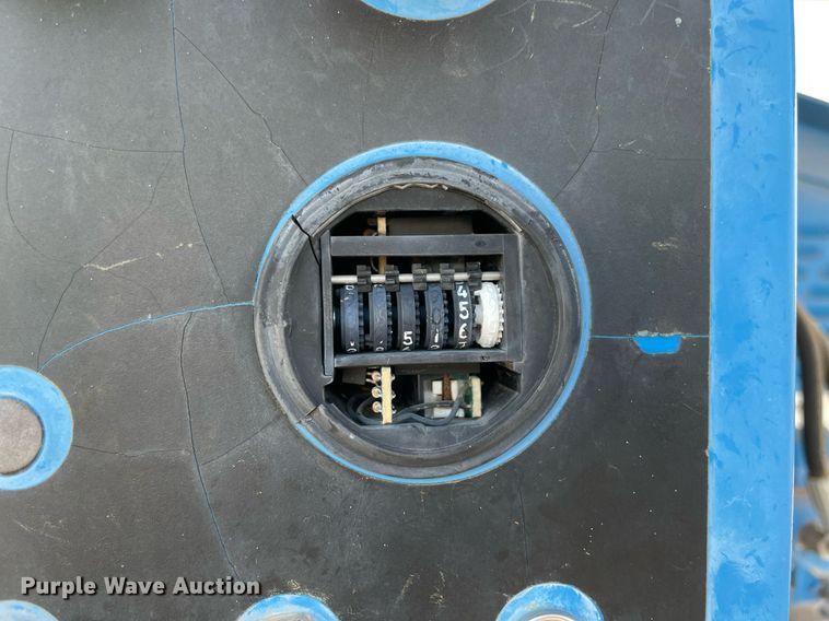 image for item NY9924 2000 Genie S-60  boom lift