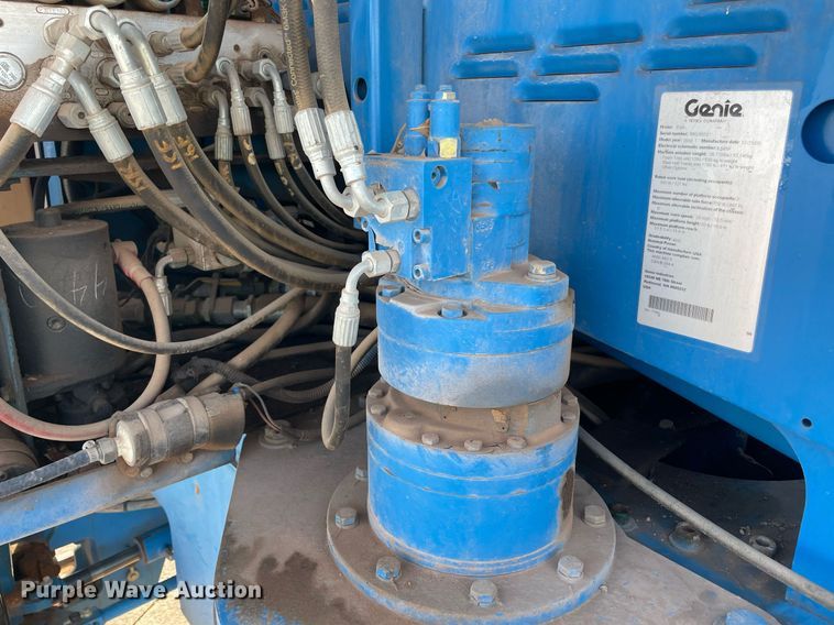 image for item NY9924 2000 Genie S-60  boom lift