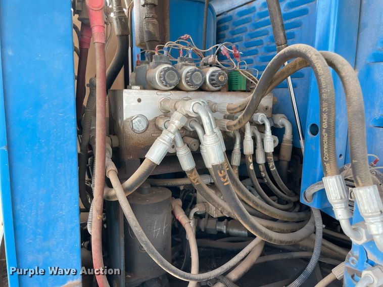 image for item NY9924 2000 Genie S-60  boom lift