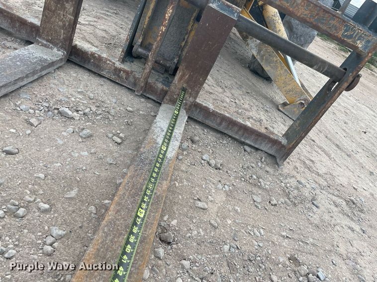 image for item NY9930 2008 Gehl DL11L55  telehandler