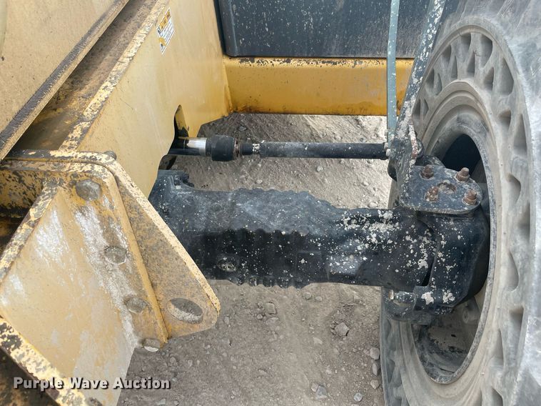 image for item NY9930 2008 Gehl DL11L55  telehandler