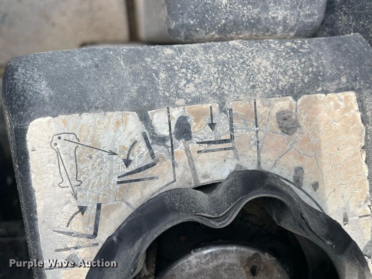 image for item NY9930 2008 Gehl DL11L55  telehandler