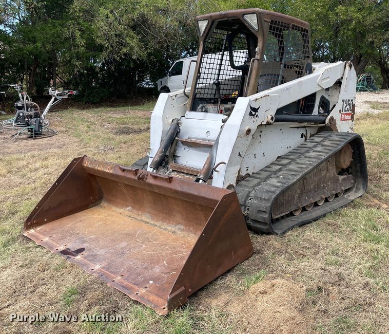 image for item NY9932 2007 Bobcat T250  tracked skid steer loader
