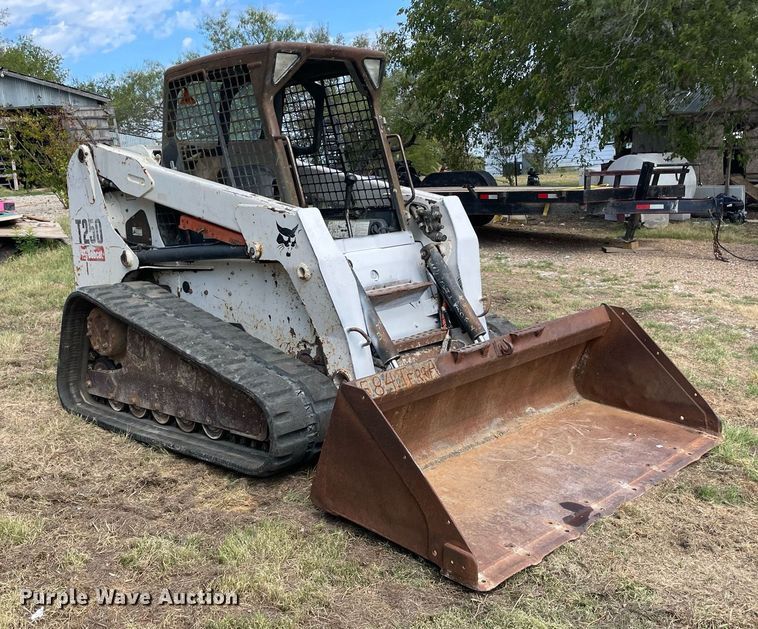 image for item NY9932 2007 Bobcat T250  tracked skid steer loader