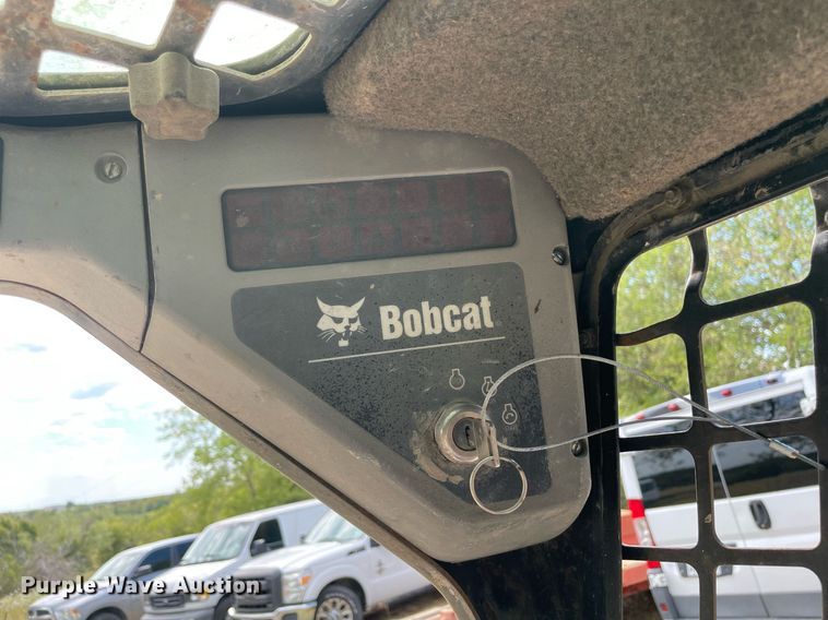image for item NY9932 2007 Bobcat T250  tracked skid steer loader