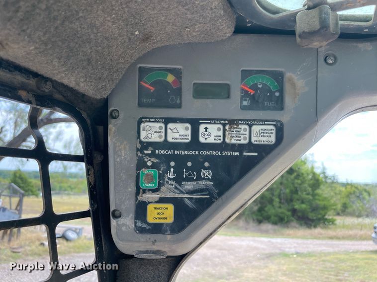 image for item NY9932 2007 Bobcat T250  tracked skid steer loader