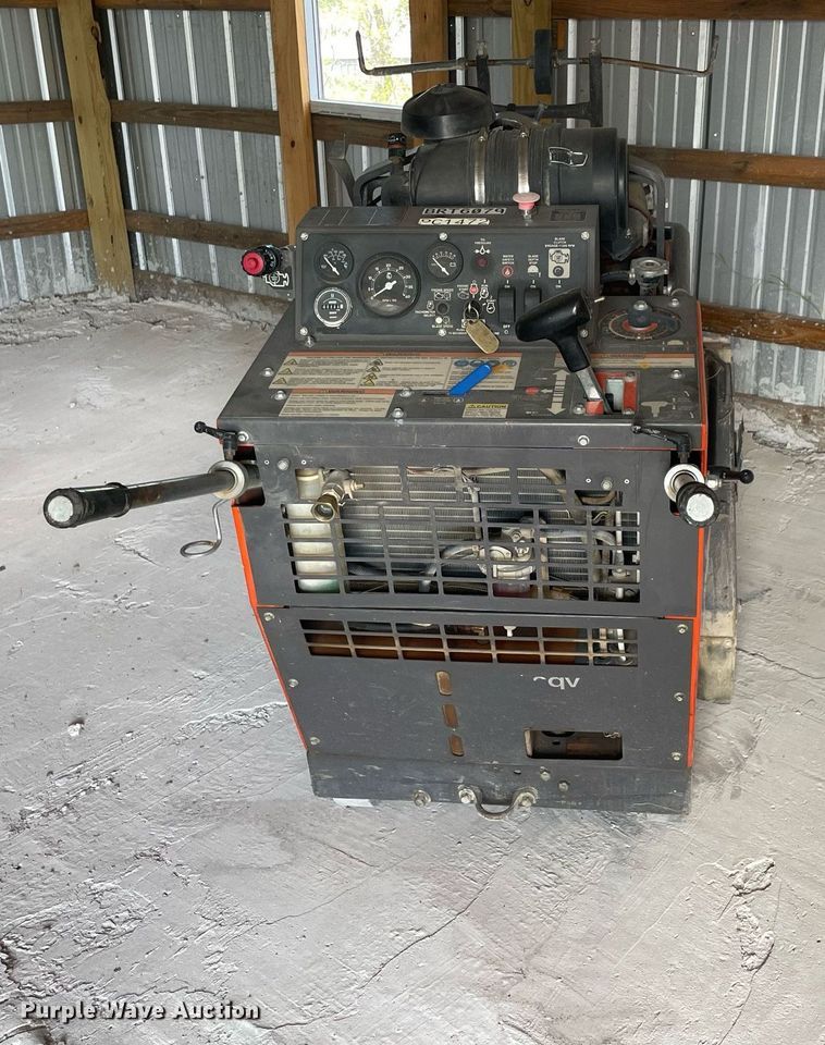 image for item NY9936 2013 Husqvarna  FS4800D concrete saw