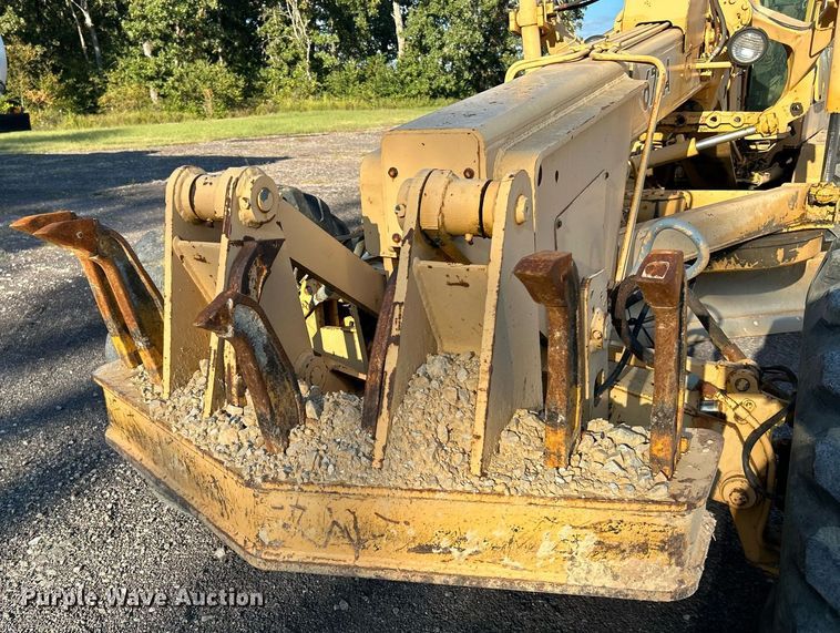 image for item NZ9033 1981 John Deere 672A  motor grader