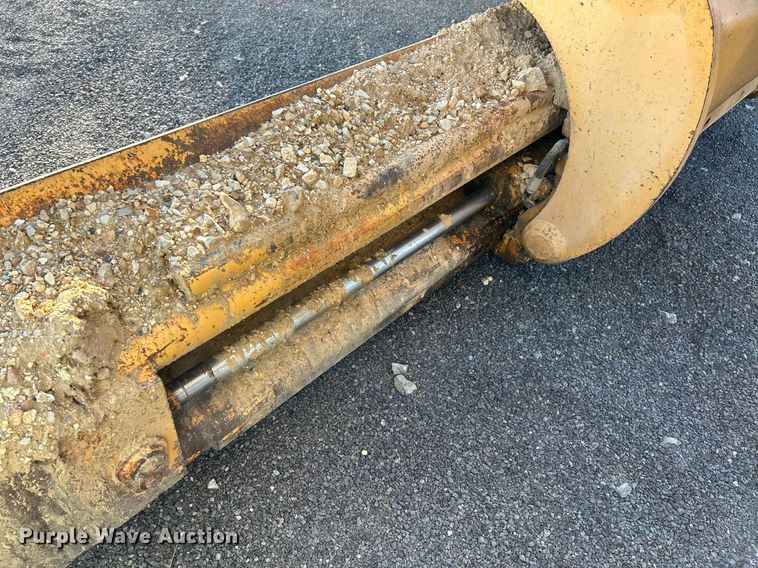 image for item NZ9033 1981 John Deere 672A  motor grader