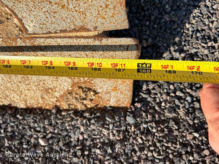 image for item NZ9033 1981 John Deere 672A  motor grader