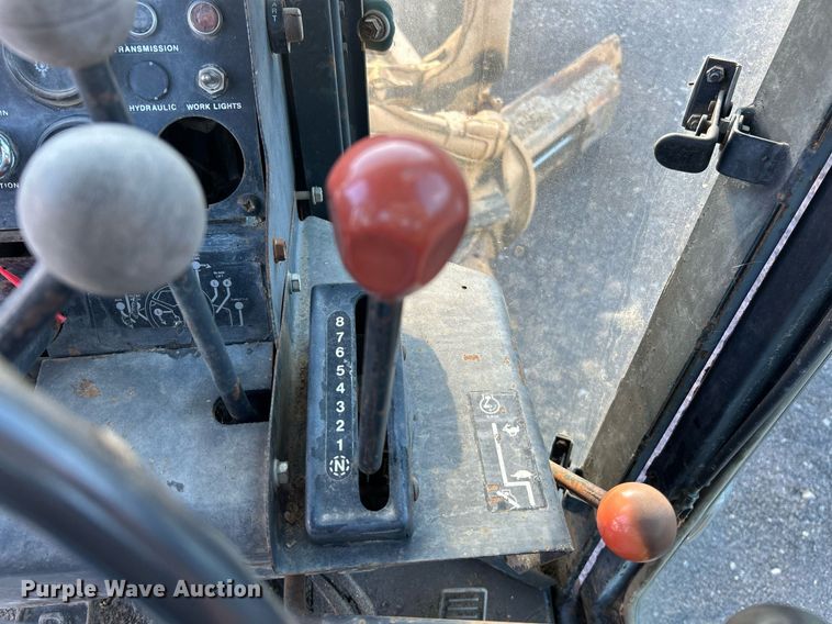 image for item NZ9033 1981 John Deere 672A  motor grader