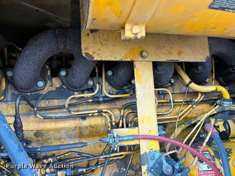 image for item NZ9033 1981 John Deere 672A  motor grader