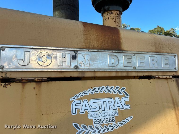 image for item NZ9033 1981 John Deere 672A  motor grader