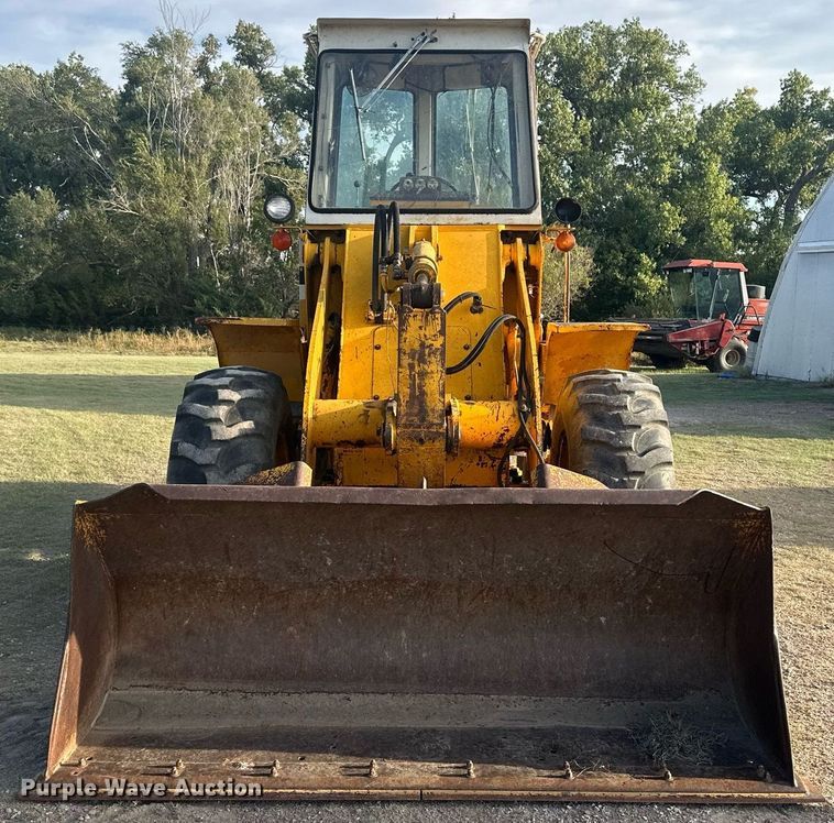 image for item OC9526 International 510  wheel loader