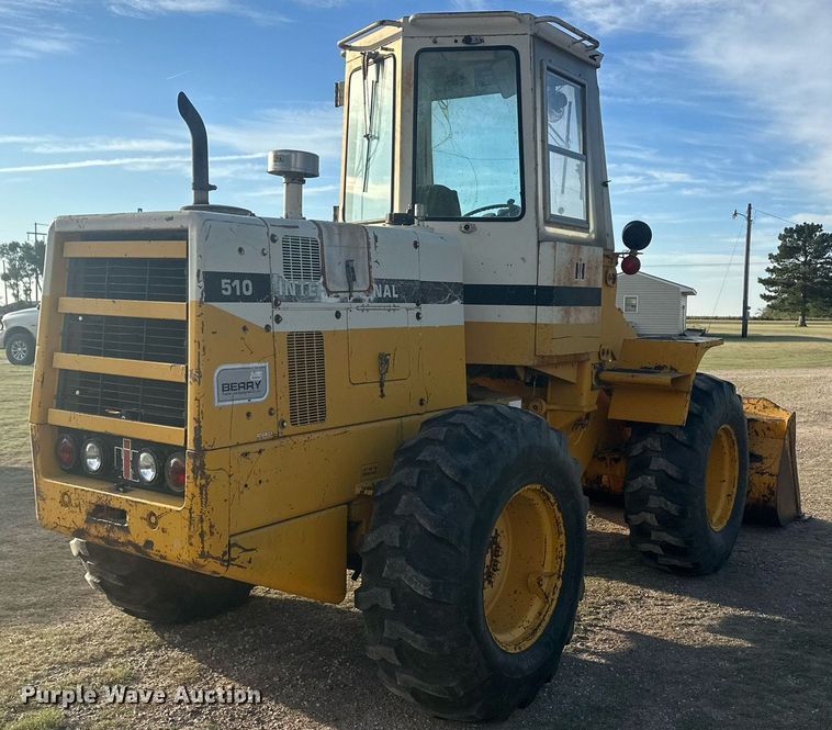 image for item OC9526 International 510  wheel loader