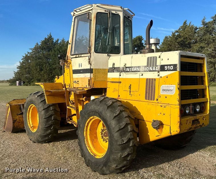 image for item OC9526 International 510  wheel loader