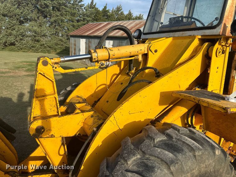 image for item OC9526 International 510  wheel loader