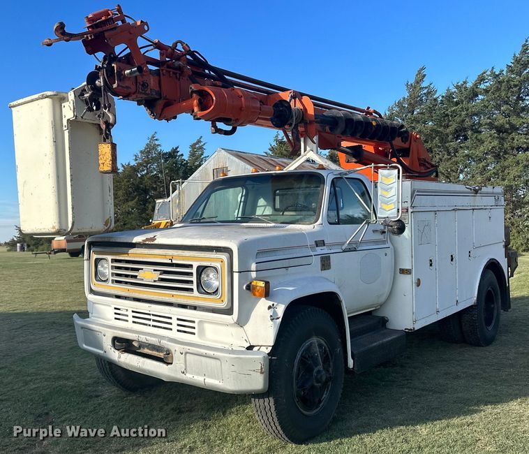 image for item OC9529 1977 Chevrolet C65  digger derrick truck