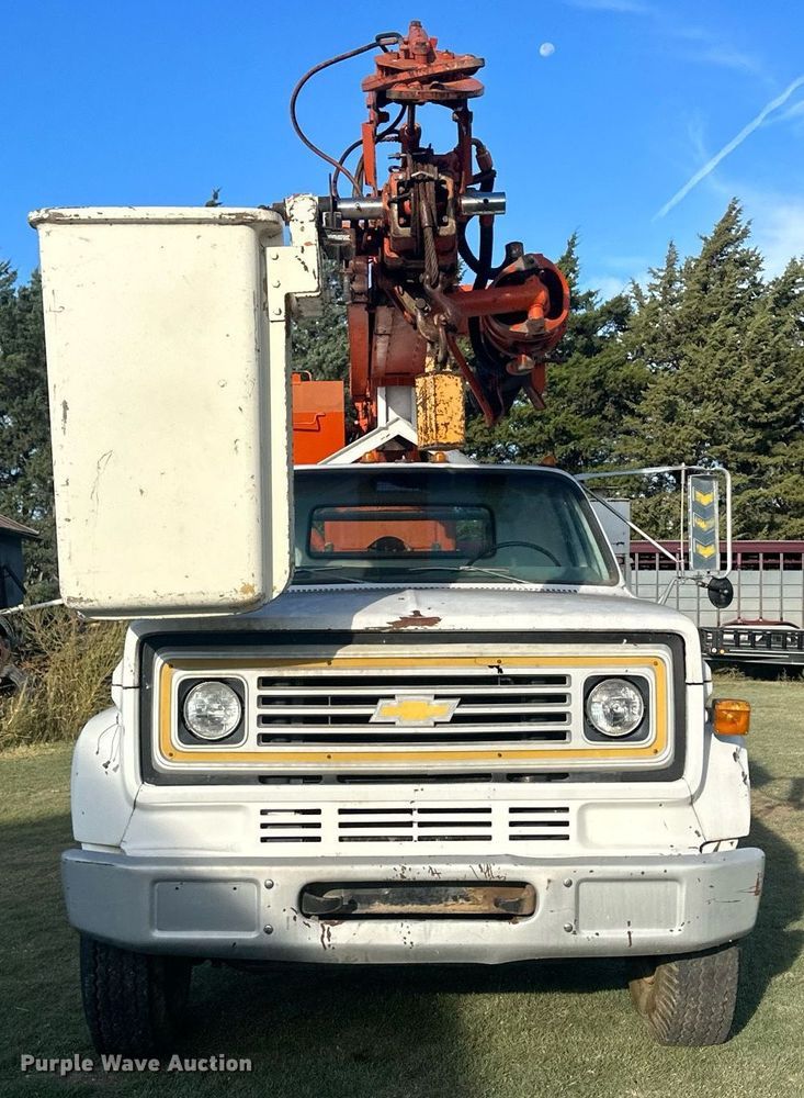 image for item OC9529 1977 Chevrolet C65  digger derrick truck