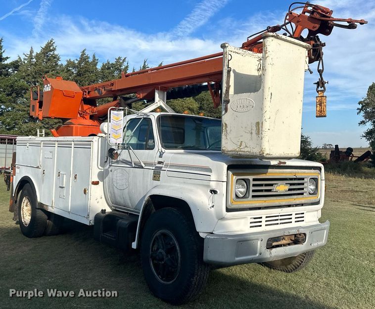 image for item OC9529 1977 Chevrolet C65  digger derrick truck