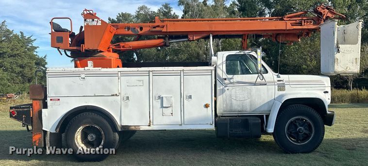 image for item OC9529 1977 Chevrolet C65  digger derrick truck