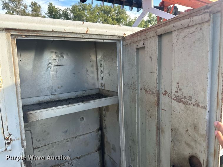 image for item OC9529 1977 Chevrolet C65  digger derrick truck