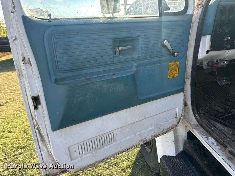 image for item OC9529 1977 Chevrolet C65  digger derrick truck