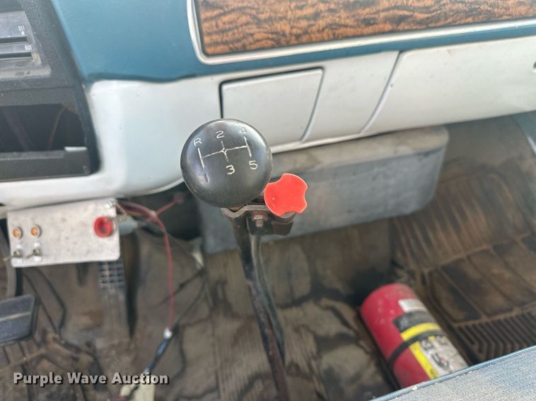 image for item OC9529 1977 Chevrolet C65  digger derrick truck