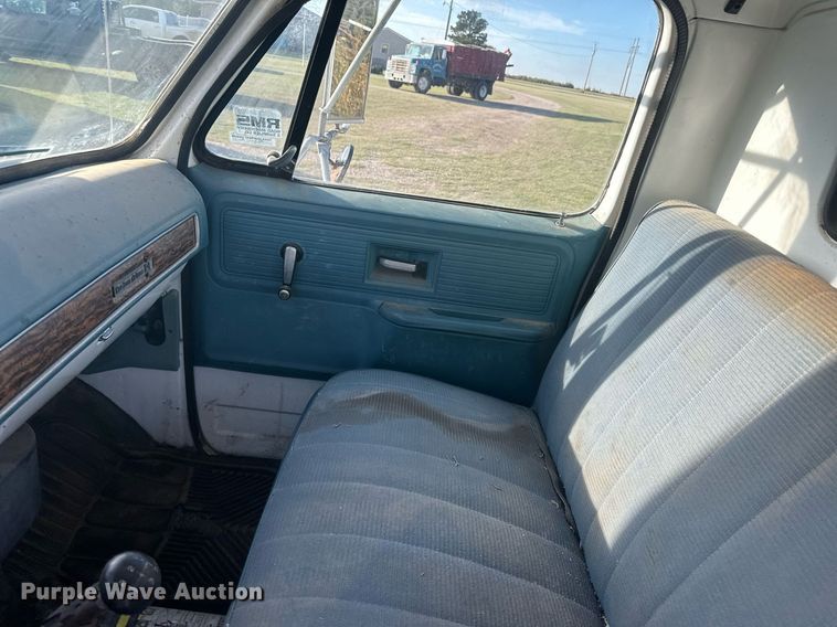 image for item OC9529 1977 Chevrolet C65  digger derrick truck