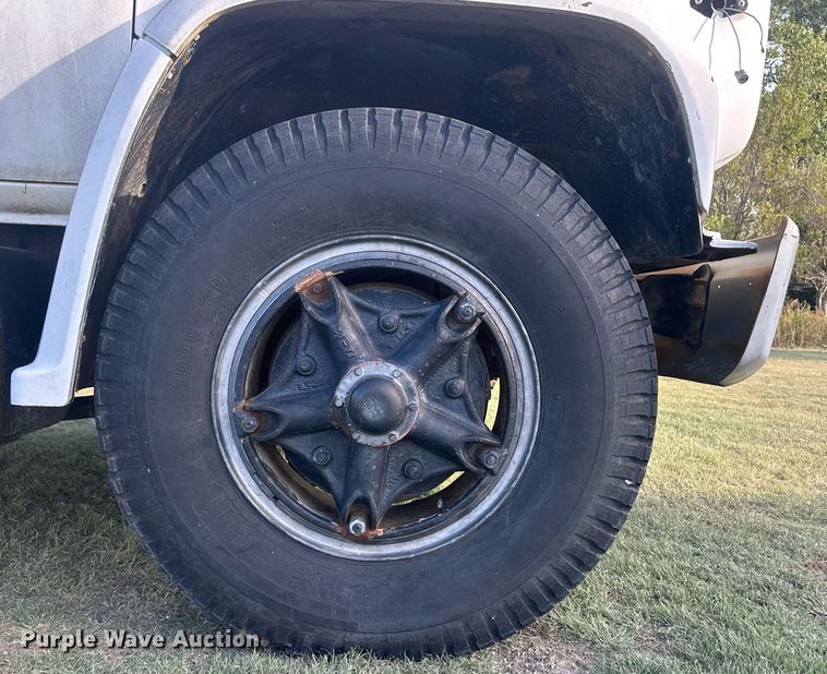 image for item OC9529 1977 Chevrolet C65  digger derrick truck