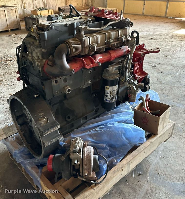 image for item OF9058 2013 Cummins Paccar PX-9  engine