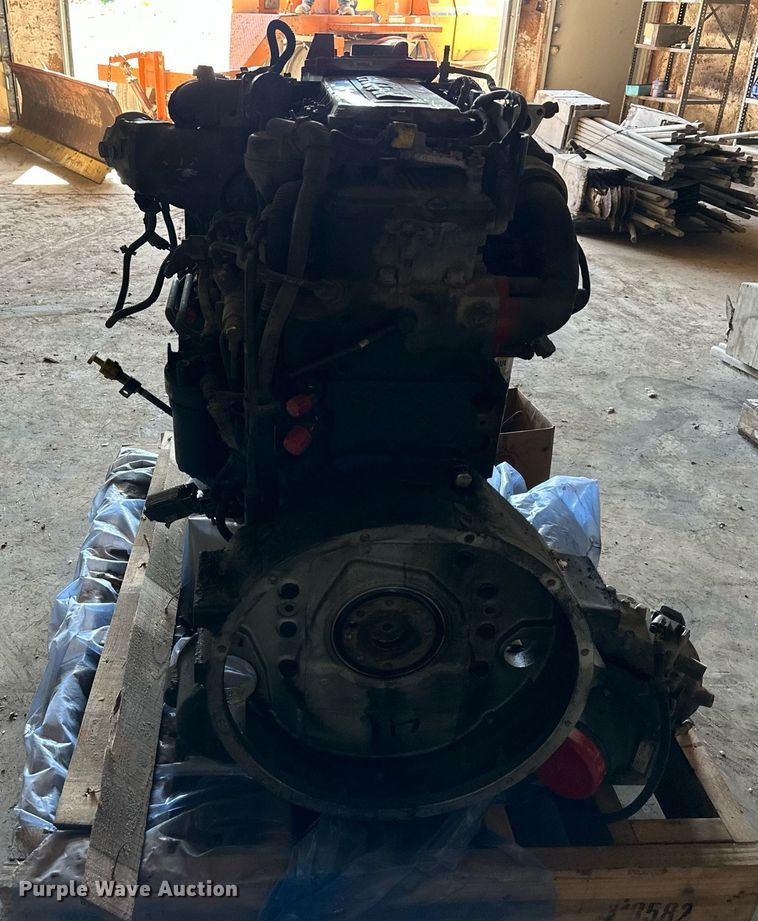 image for item OF9058 2013 Cummins Paccar PX-9  engine