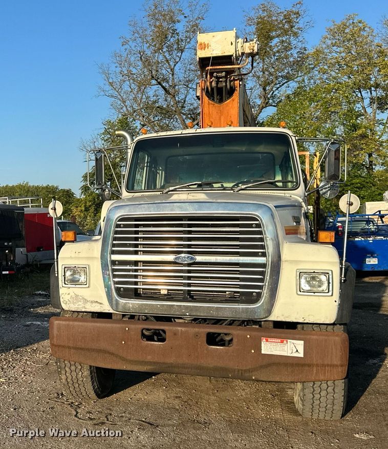 image for item OF9061 1994 Ford L8000  crane truck