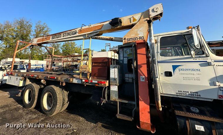 image for item OF9061 1994 Ford L8000  crane truck