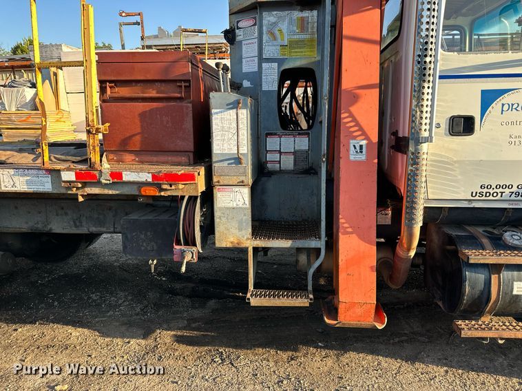 image for item OF9061 1994 Ford L8000  crane truck