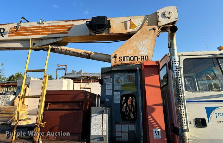 image for item OF9061 1994 Ford L8000  crane truck