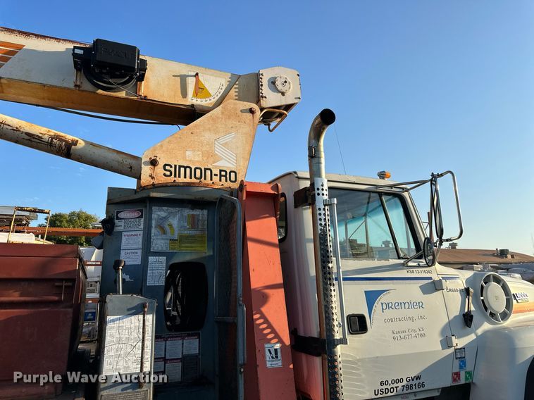 image for item OF9061 1994 Ford L8000  crane truck