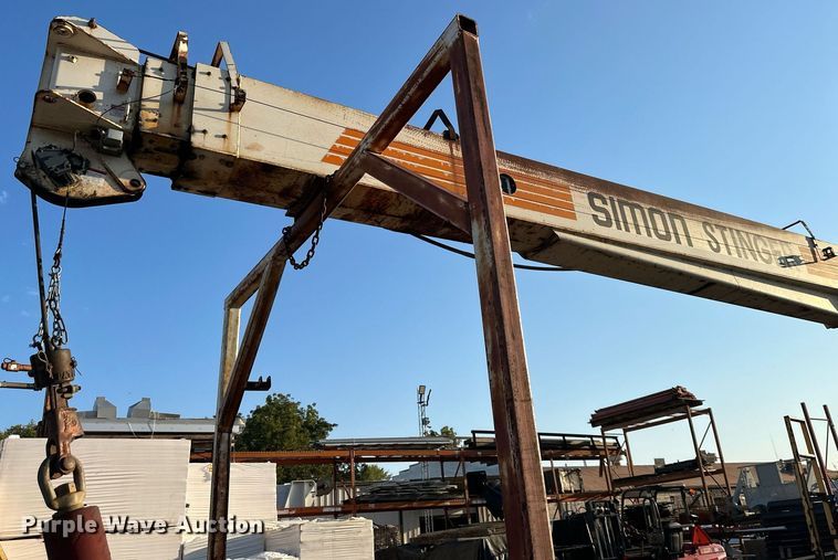 image for item OF9061 1994 Ford L8000  crane truck