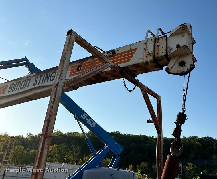 image for item OF9061 1994 Ford L8000  crane truck