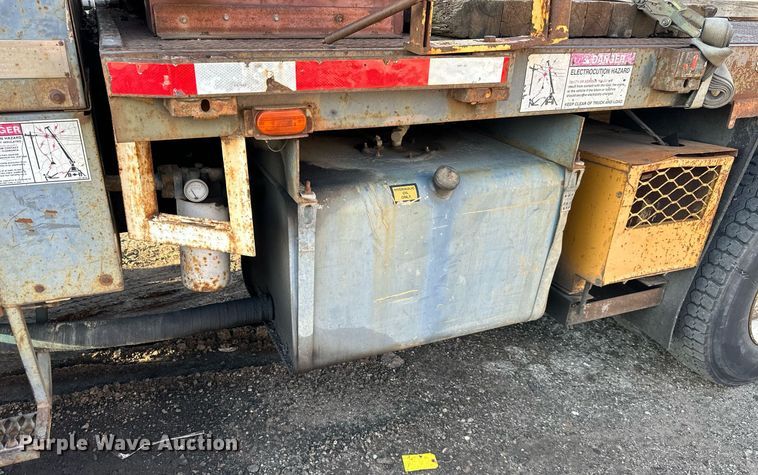 image for item OF9061 1994 Ford L8000  crane truck